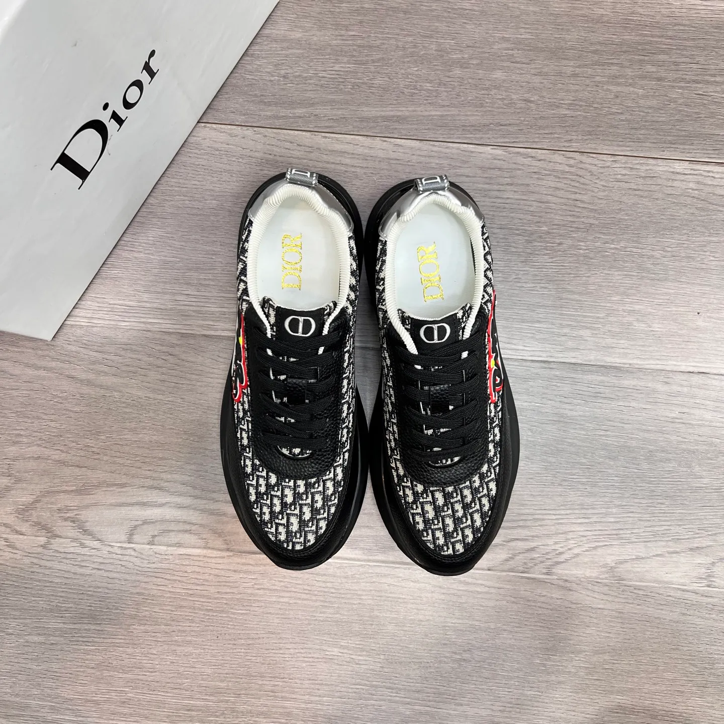 Factory price: 438💰Dior original quality.~ Unique modern style sneakers. 🏃A must-have casual shoe for trendy men😍😍 Imported cowhide fabric, sheepskin foot pads (refuse to discolor and grind feet) soles: Original soles specially provided by the original factory, French lazy style design ⚠️Fit to the feet, original quality, super comfortable original soles. It’s like shooting the real thing🎬The real thing is better, high-quality sneakers, men’s shoe size: 38-44 (45 and 46 can be customized)